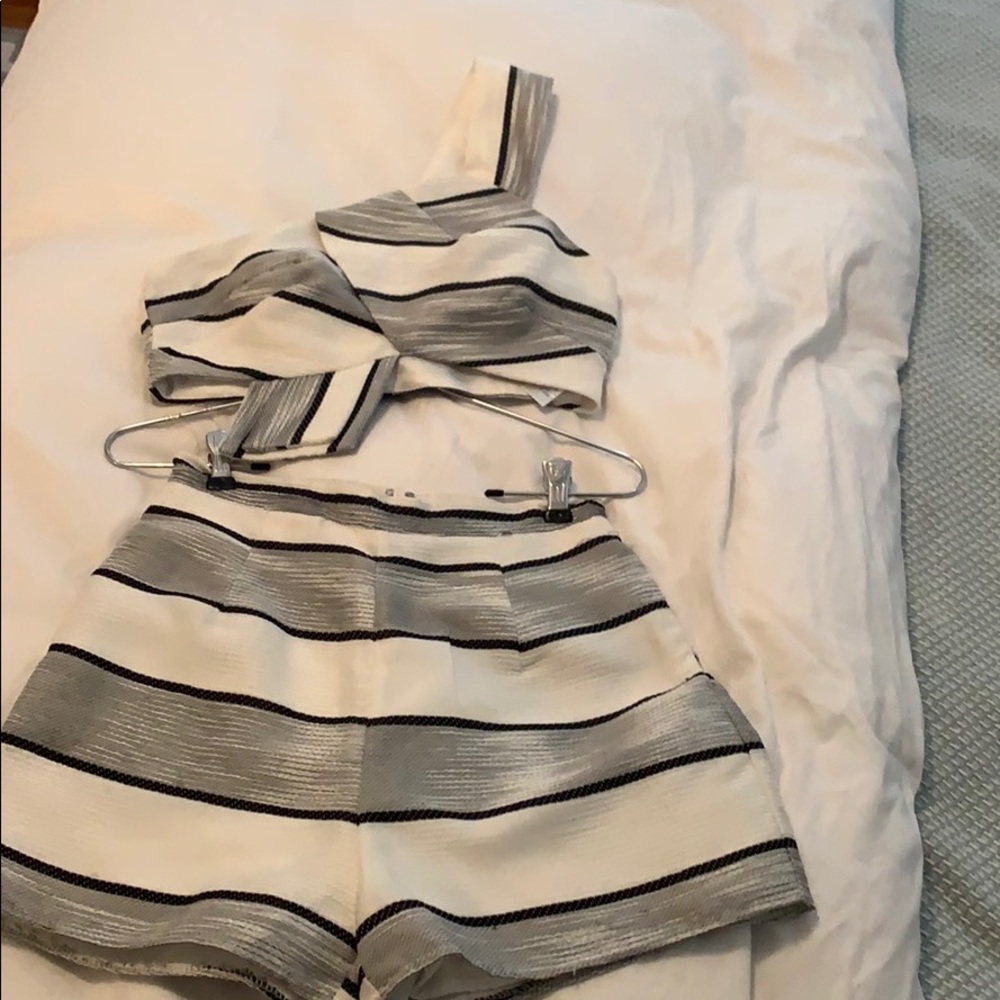 Matching top and bottoms